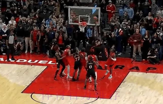 谢德仓促出手抛投打进准绝平,76人猛龙打入加时赛 谢德仓促出手抛投打进准绝平,76人猛龙打入加时赛